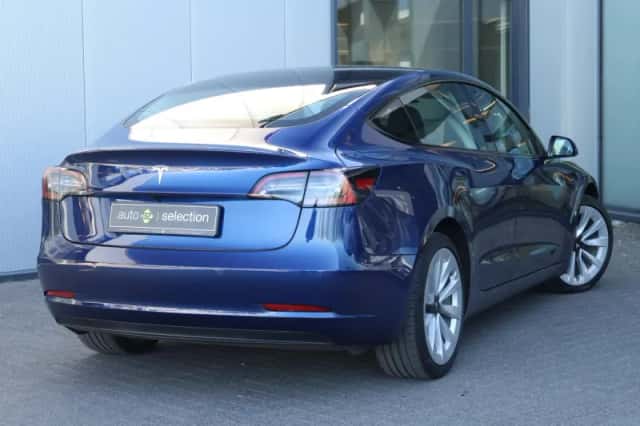 Tesla Model 3 (2022) thumbnail 2