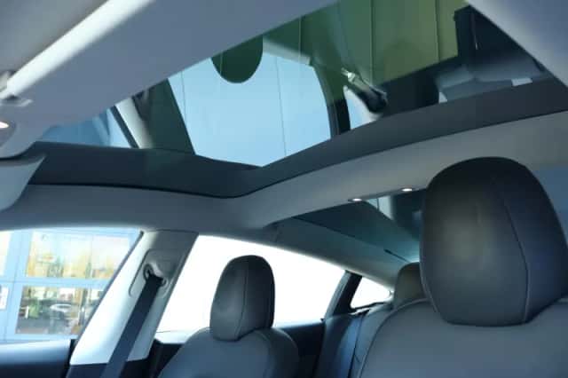 Tesla Model 3 (2022) thumbnail 15
