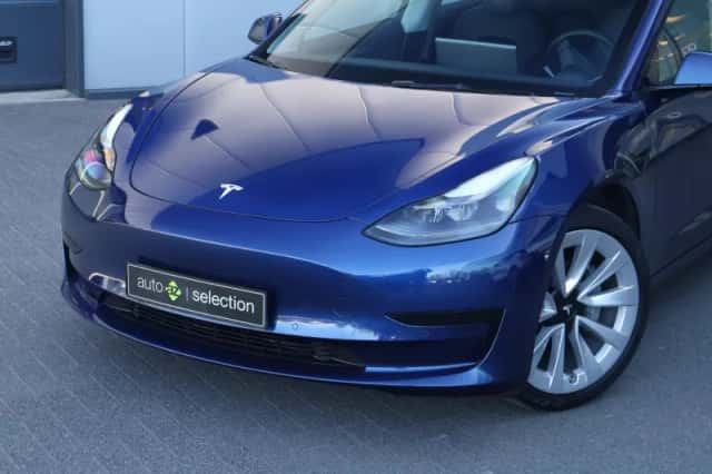 Tesla Model 3 (2022) thumbnail 3