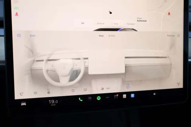 Tesla Model 3 (2022) thumbnail 21