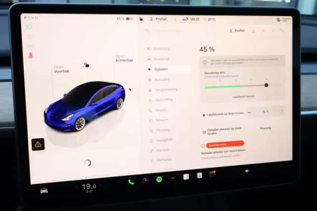 Tesla Model 3 (2022) thumbnail 27