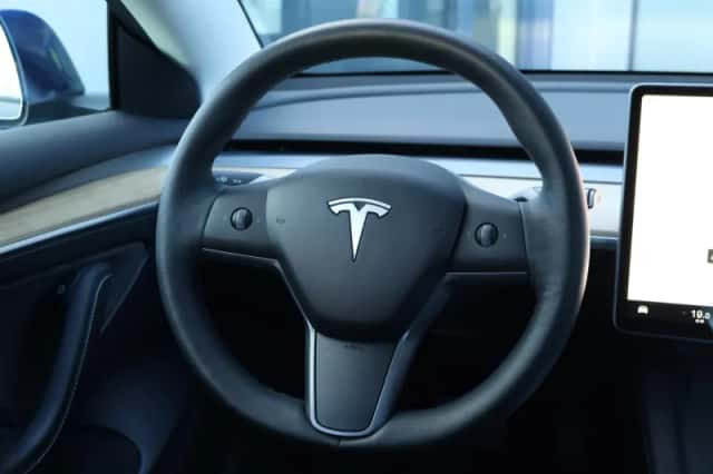 Tesla Model 3 (2022) thumbnail 28