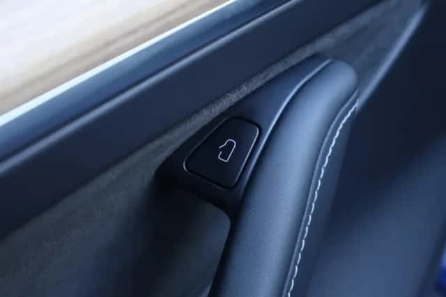 Tesla Model 3 (2022) thumbnail 36