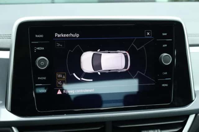 Volkswagen T-Roc (2022) thumbnail 32