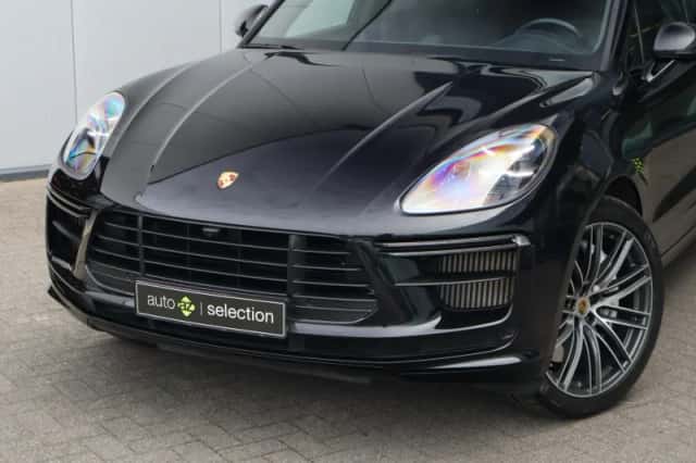 Porsche Macan (2020) thumbnail 3