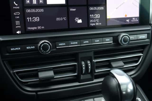Porsche Macan (2020) thumbnail 22