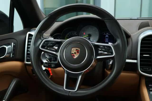 Porsche Cayenne (2017) thumbnail 18