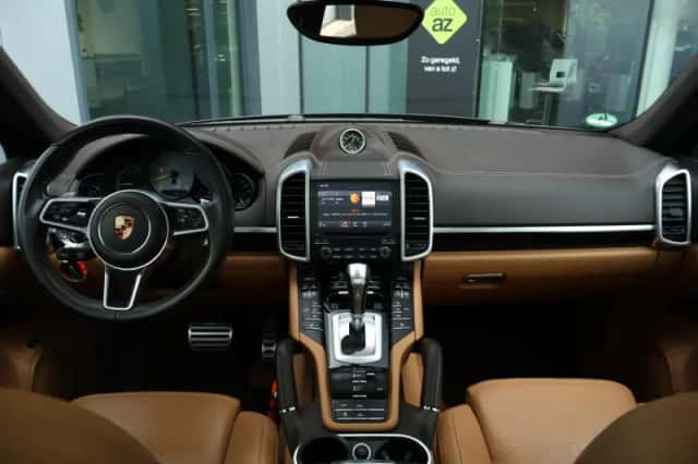Porsche Cayenne (2017) thumbnail 23