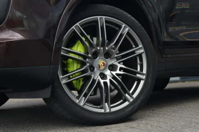 Porsche Cayenne (2017) thumbnail 4