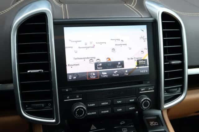 Porsche Cayenne (2017) thumbnail 33