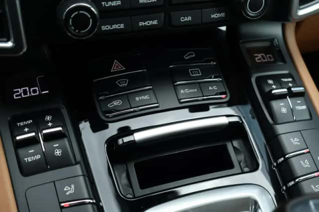 Porsche Cayenne (2017) thumbnail 38