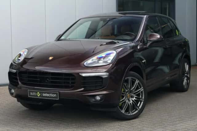 Porsche Cayenne (2017) thumbnail 45