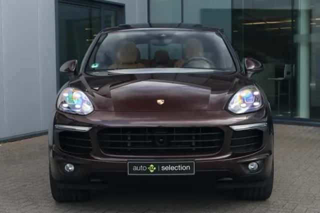 Porsche Cayenne (2017) thumbnail 9