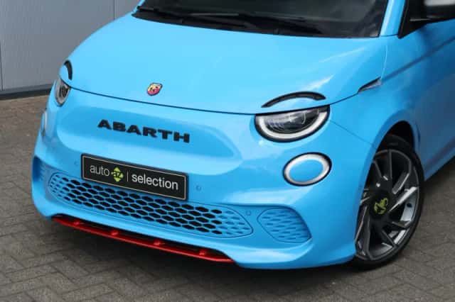 Fiat 500C (2024) thumbnail 3