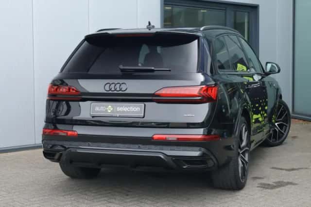 Audi Q7 (2023) thumbnail 2