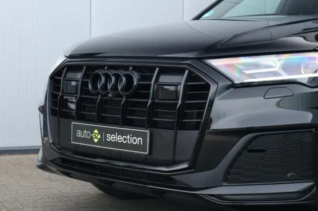 Audi Q7 (2023) thumbnail 5
