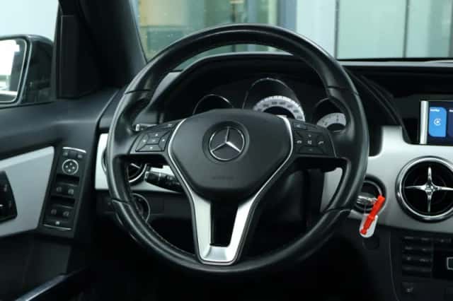 Mercedes-Benz GLK (2014) thumbnail 17