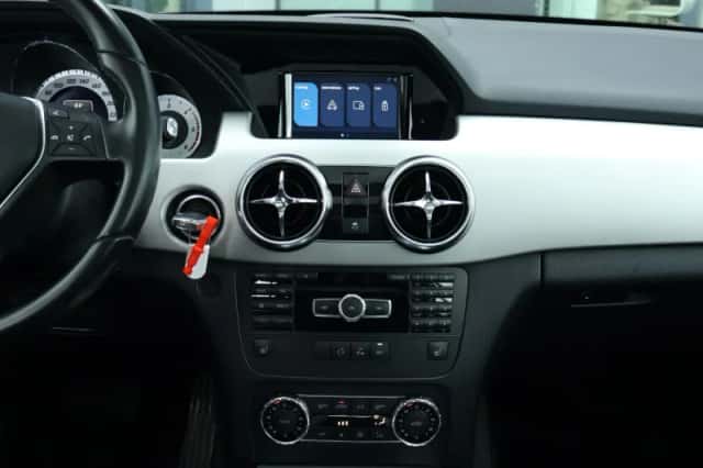 Mercedes-Benz GLK (2014) thumbnail 32