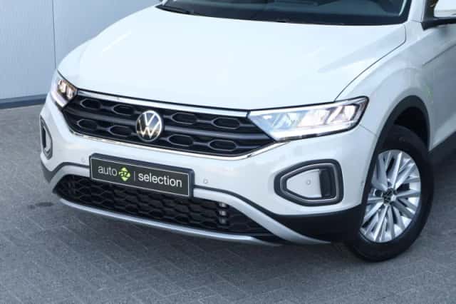 Volkswagen T-Roc (2022) thumbnail 4