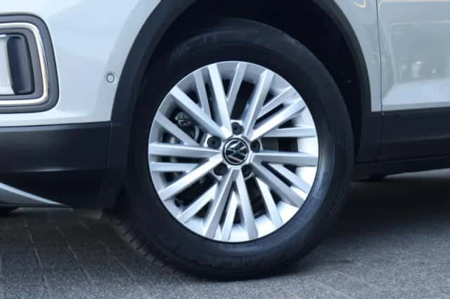 Volkswagen T-Roc (2022) thumbnail 5