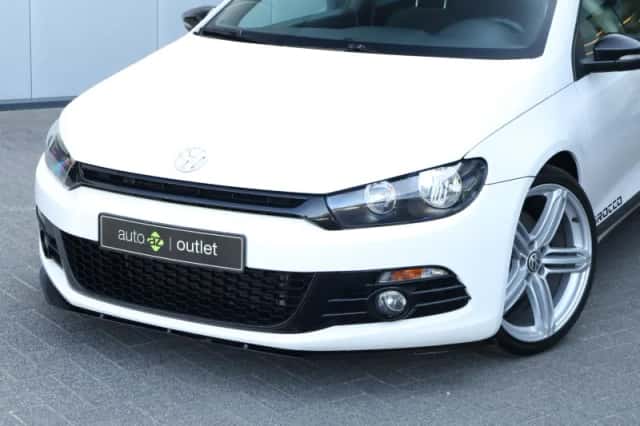 Volkswagen Scirocco (2009) thumbnail 2