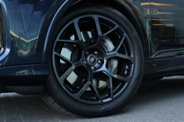 Audi Q7 (2024) thumbnail 3