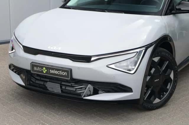 Kia EV6 (2025) thumbnail 3