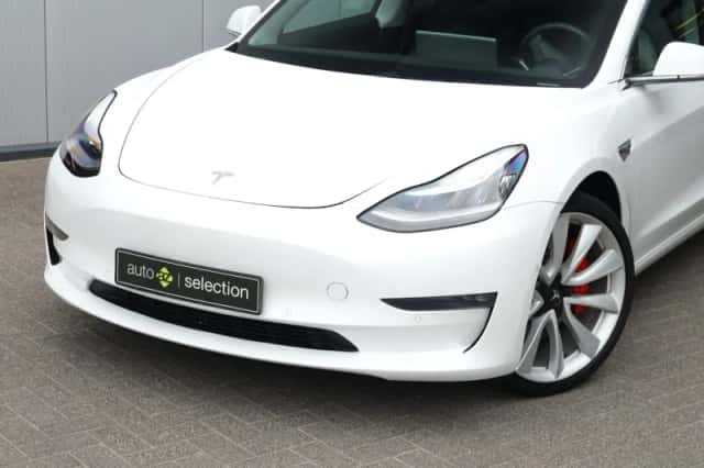 Tesla Model 3 (2019) thumbnail 3