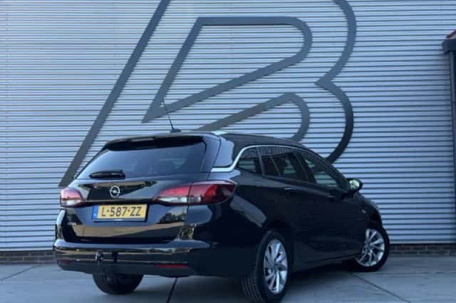 Opel Astra (2021) thumbnail 3