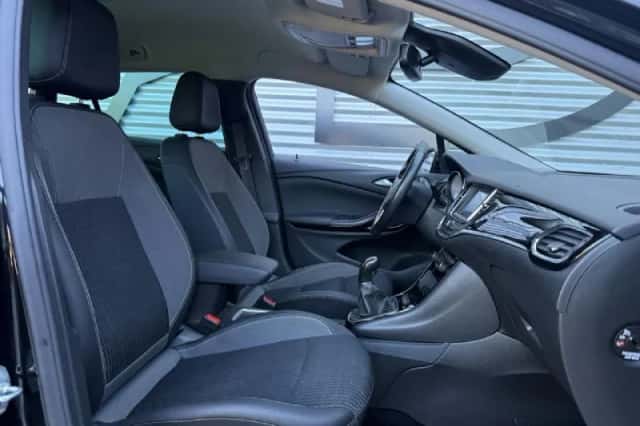 Opel Astra (2021) thumbnail 6