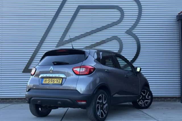 Renault Captur (2015) thumbnail 3