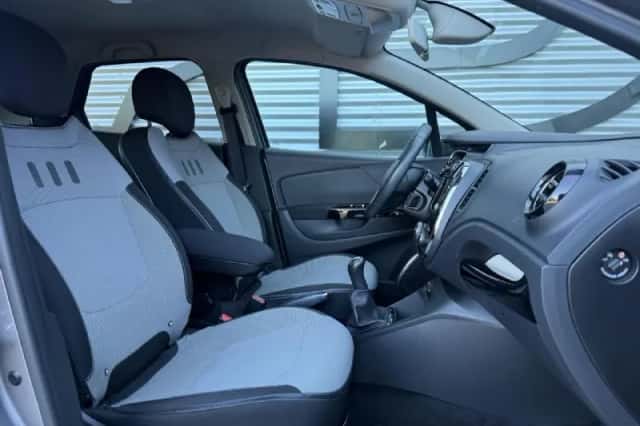Renault Captur (2015) thumbnail 6