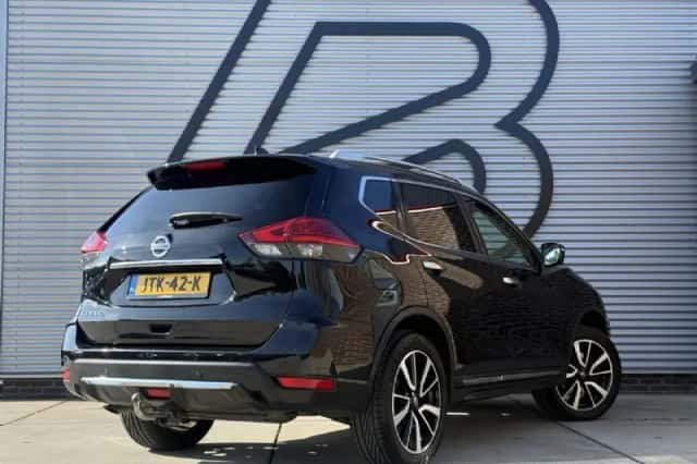 Nissan X-Trail (2019) thumbnail 3