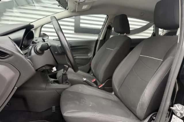 Ford Fiesta (2016) thumbnail 4