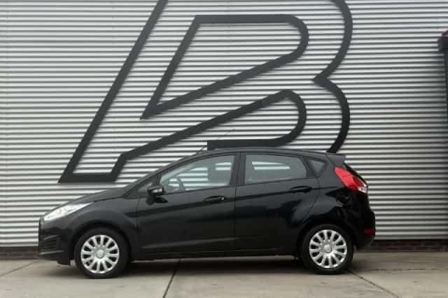 Ford Fiesta (2016) thumbnail 5
