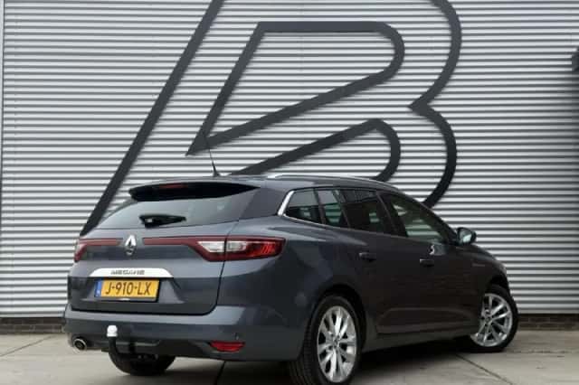Renault Mégane (2019) thumbnail 3