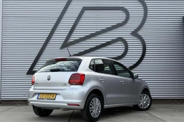 Volkswagen Polo (2015) thumbnail 3