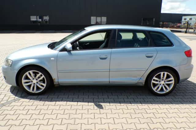 Audi A3 (2004) thumbnail 2
