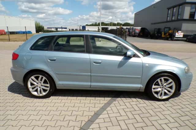 Audi A3 (2004) thumbnail 5