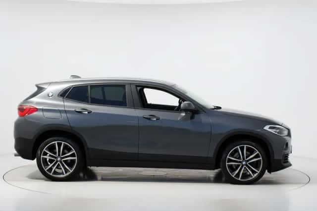 BMW X2 (2018) thumbnail 2