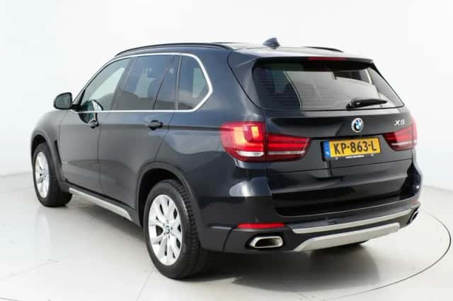 BMW X5 (2015) thumbnail 6