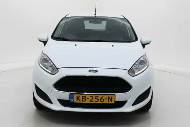 Ford Fiesta (2016) thumbnail 6