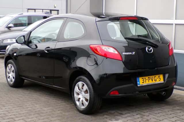 Mazda 2 (2011) thumbnail 6