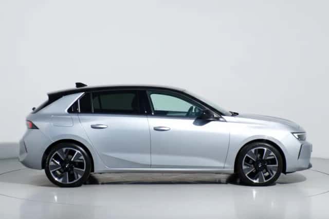 Opel Astra (2022) thumbnail 2