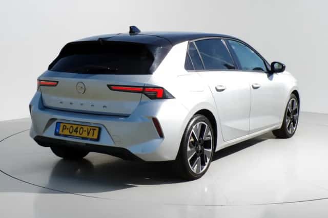 Opel Astra (2022) thumbnail 3