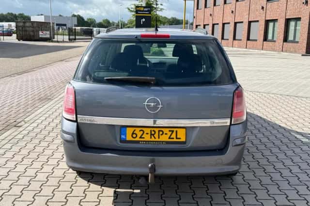 Opel Astra (2005) thumbnail 5