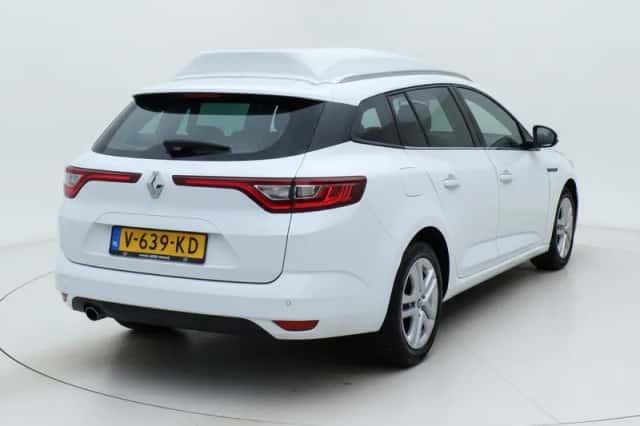 Renault Mégane (2018) thumbnail 3
