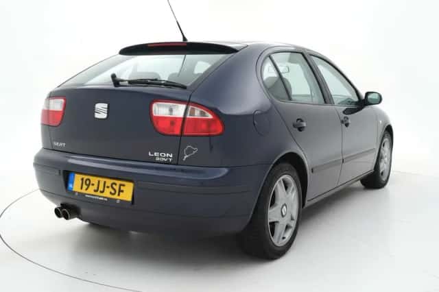 SEAT Leon (2002) thumbnail 2