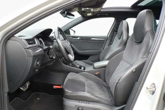 Škoda Superb (2018) thumbnail 3