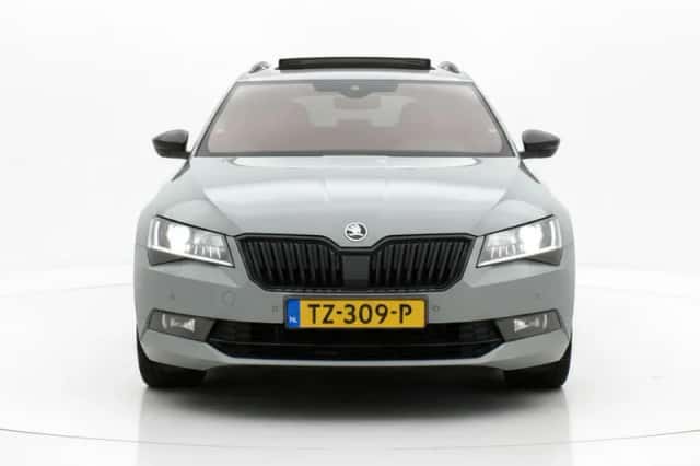 Škoda Superb (2018) thumbnail 6